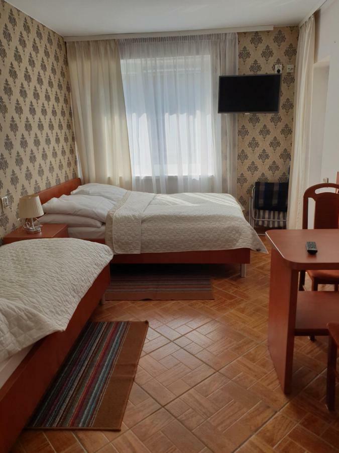 Dom Goscinny Ewa - 200 M Od Morza Dziwnów Esterno foto